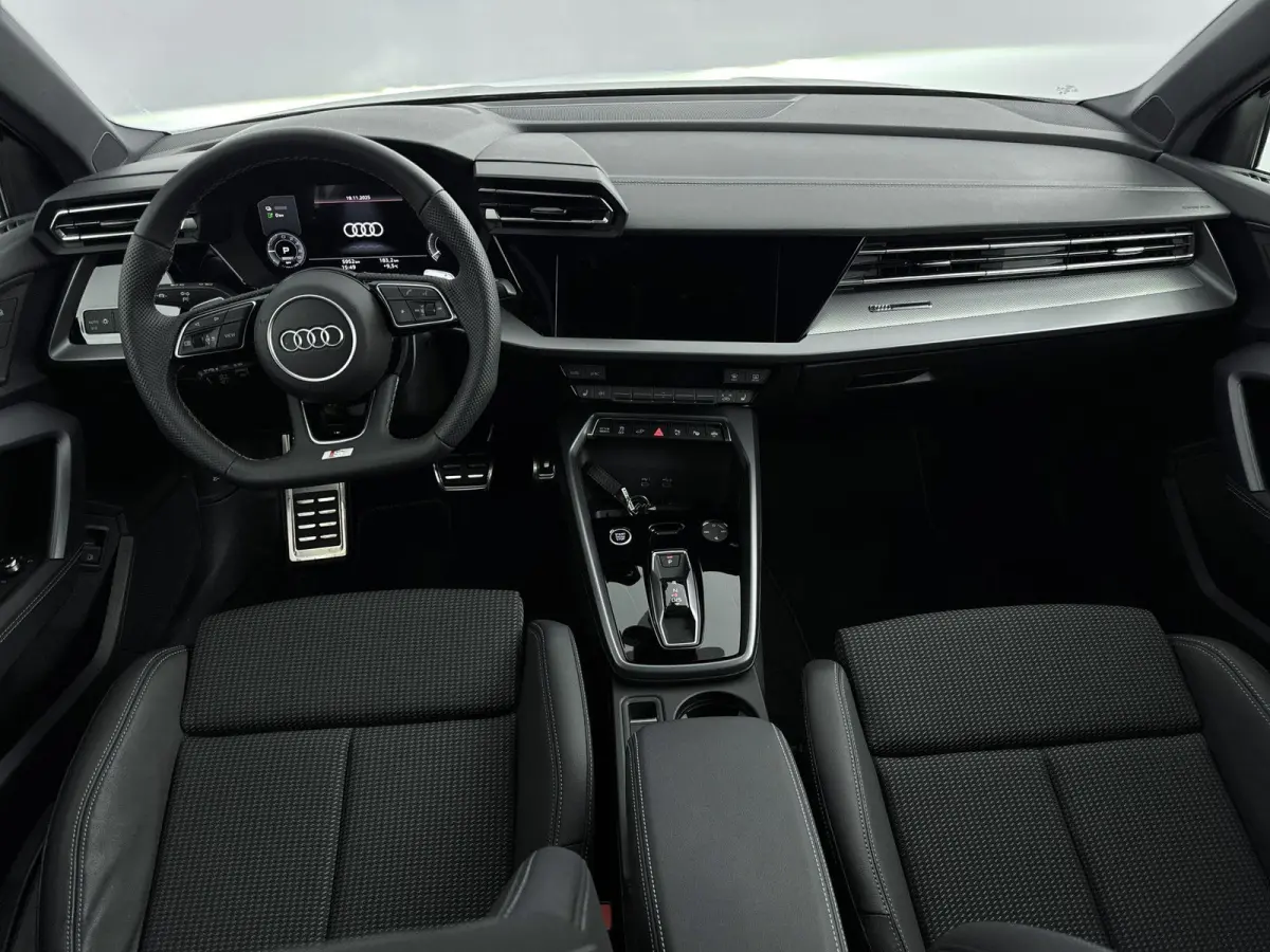 40 TFSI e S edition | Navigatie | 19 Inch Velgen | Stoelverwarming | Camera | Parkeersensoren |