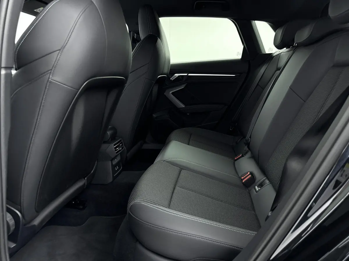 40 TFSI e S edition | Navigatie | 19 Inch Velgen | Stoelverwarming | Camera | Parkeersensoren |