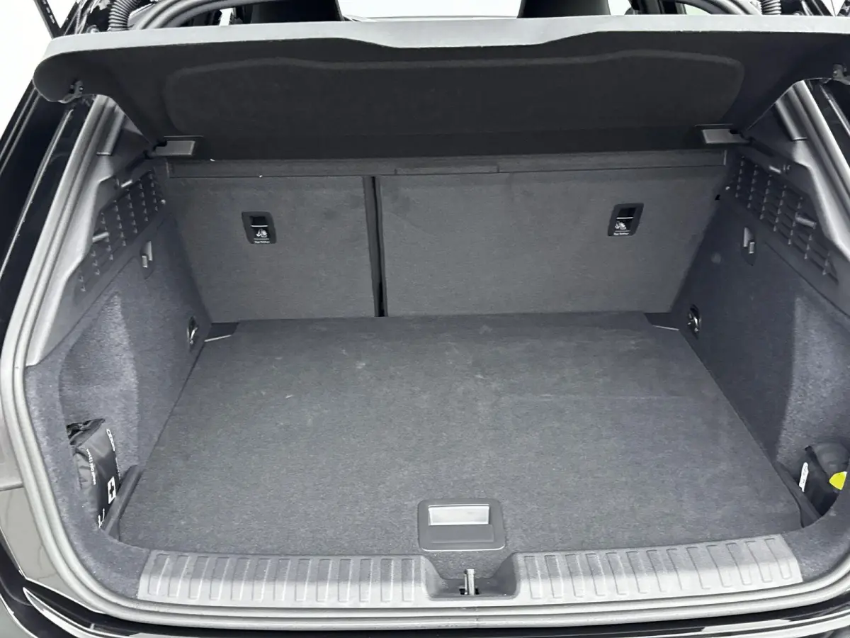 40 TFSI e S edition | Navigatie | 19 Inch Velgen | Stoelverwarming | Camera | Parkeersensoren |