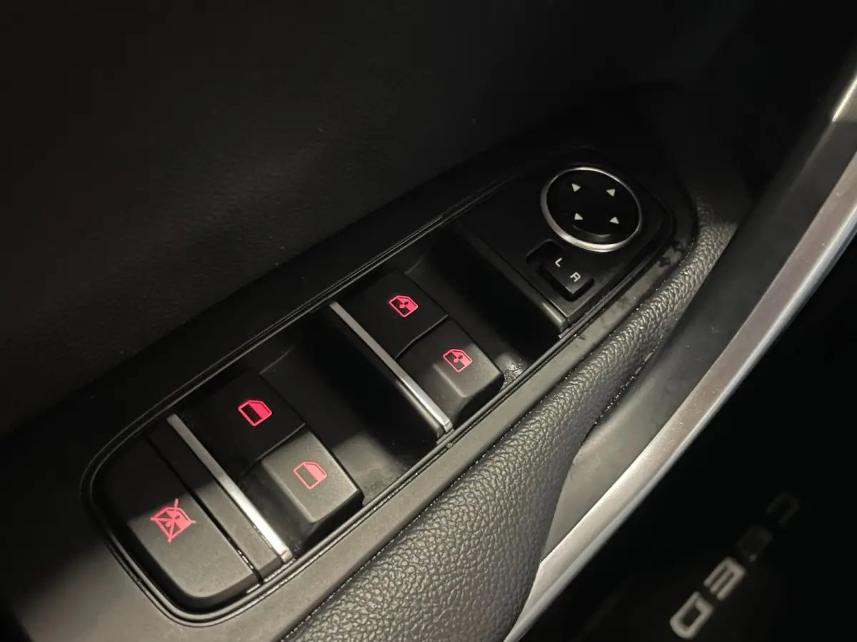 1.5 T-GDi DynamicLine|160PK|ANDROID/CARPLAY|CAMERA|CRUISE|CLIMATE|STOEL-,STUURVERW.|LANE-ASSIST|NAVI|INCL.BTW|1e EIG.|