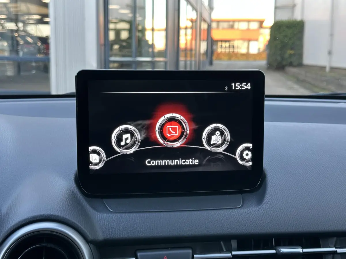 1.5 Skyactiv-G Luxury | Apple Carplay/PDC/Navi/LED koplamp/Climate Control
