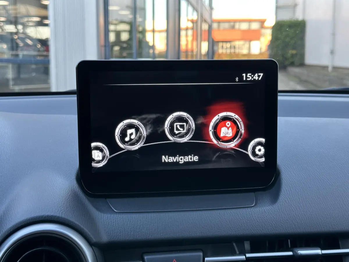 1.5 Skyactiv-G Luxury | Apple Carplay/PDC/Navi/LED koplamp/Climate Control