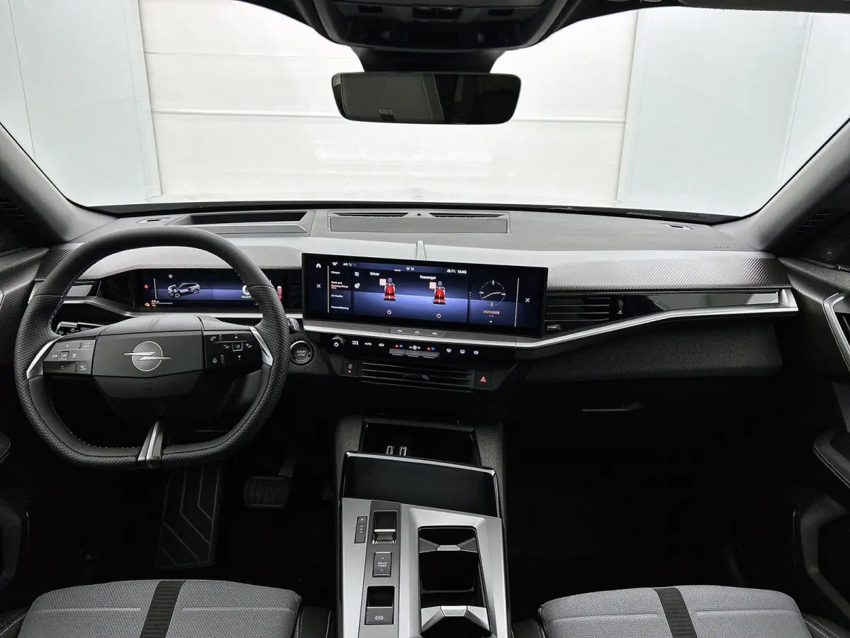 Business Edition 73 kWh 213pk Automaat | 8 JAAR GARANTIE | NIEUW | SNEL LEVERBAAR | 360 Camera | FOCAL Geluidsinstallatie | Elektrische Achterklep | warmtepomp | Head-Up Display | Navigatie 