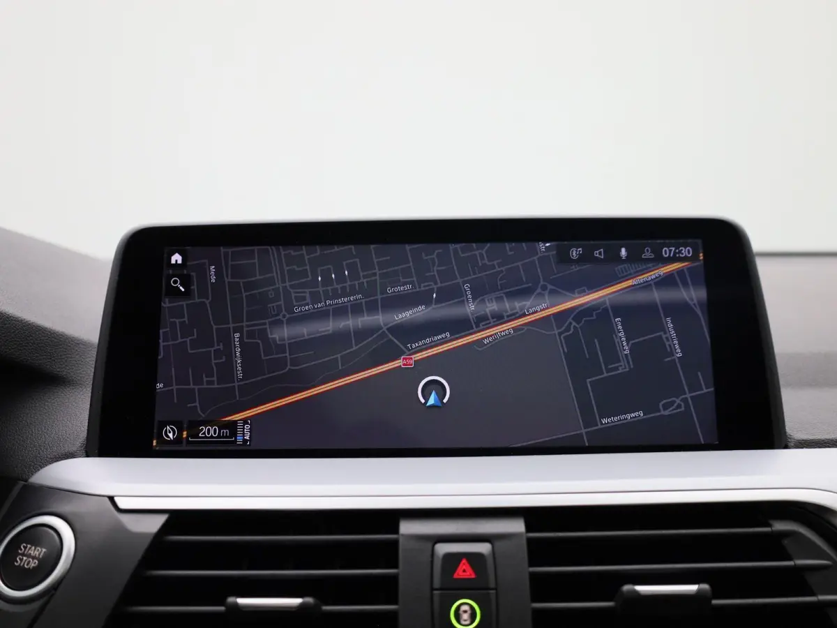 xDrive30e | PANORAMADAK | STOEL-STUURWIELVERWARMING | APPLE CARPLAY-ANDRIOD AUTO | CAMERA | DIGITAAL COCKPIT | NAVIGATIE