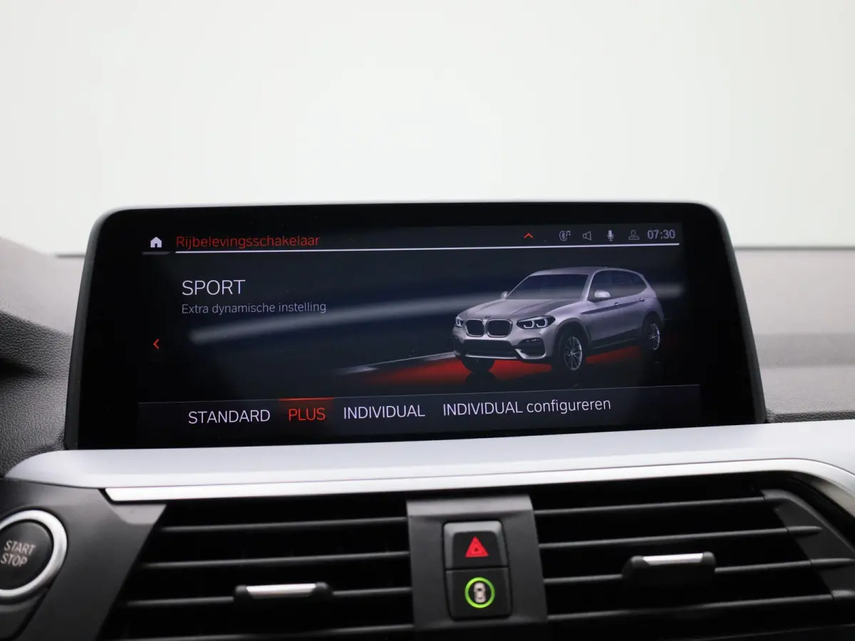 xDrive30e | PANORAMADAK | STOEL-STUURWIELVERWARMING | APPLE CARPLAY-ANDRIOD AUTO | CAMERA | DIGITAAL COCKPIT | NAVIGATIE