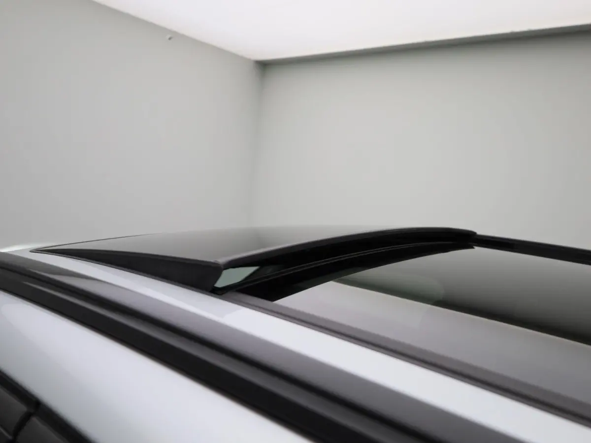 xDrive30e | PANORAMADAK | STOEL-STUURWIELVERWARMING | APPLE CARPLAY-ANDRIOD AUTO | CAMERA | DIGITAAL COCKPIT | NAVIGATIE