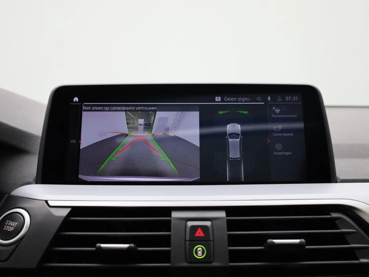 xDrive30e | PANORAMADAK | STOEL-STUURWIELVERWARMING | APPLE CARPLAY-ANDRIOD AUTO | CAMERA | DIGITAAL COCKPIT | NAVIGATIE