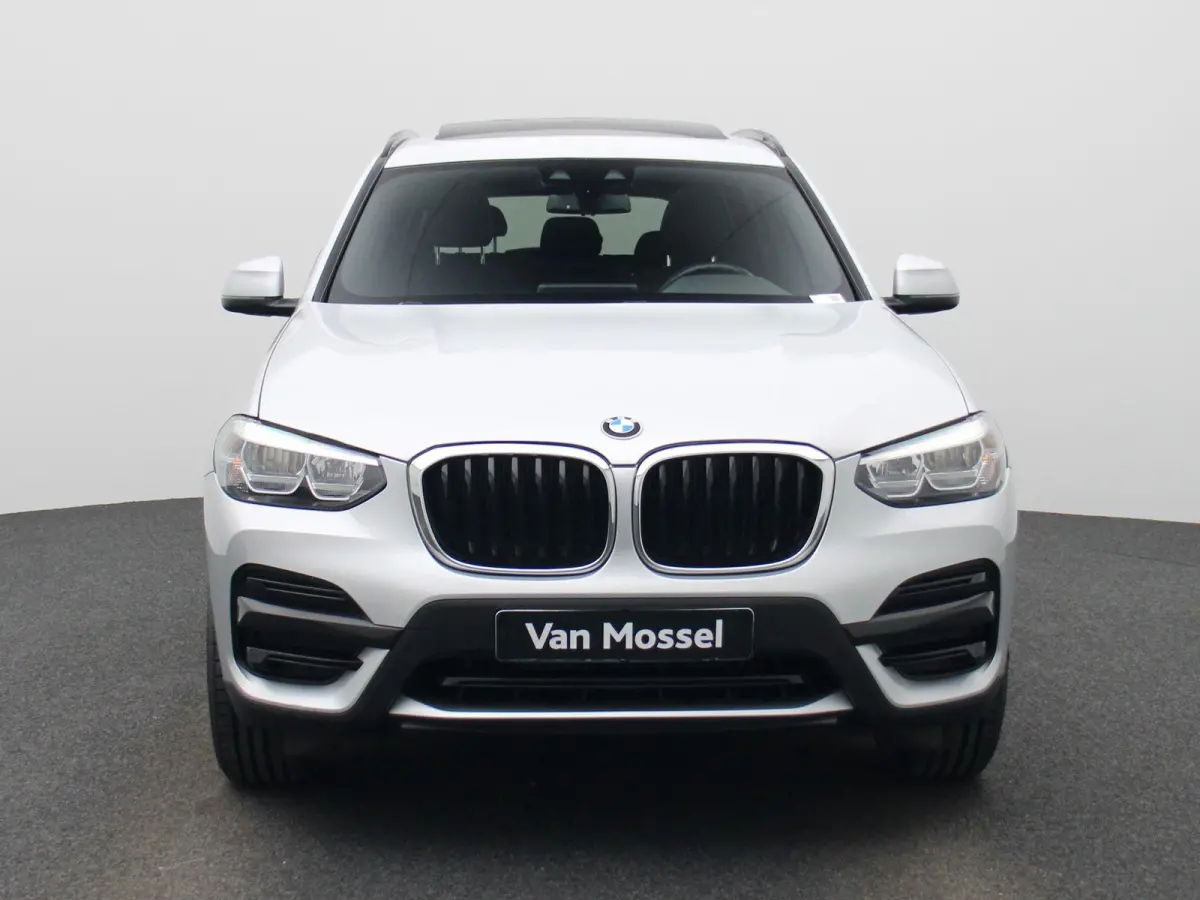 xDrive30e | PANORAMADAK | STOEL-STUURWIELVERWARMING | APPLE CARPLAY-ANDRIOD AUTO | CAMERA | DIGITAAL COCKPIT | NAVIGATIE
