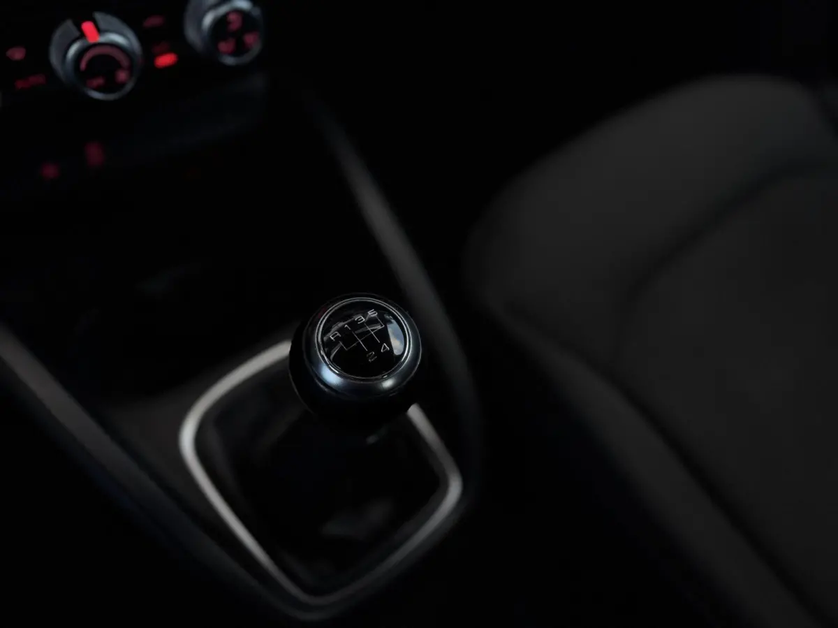 1.0 TFSI S-Line / LED / Clima / Navi / 17”