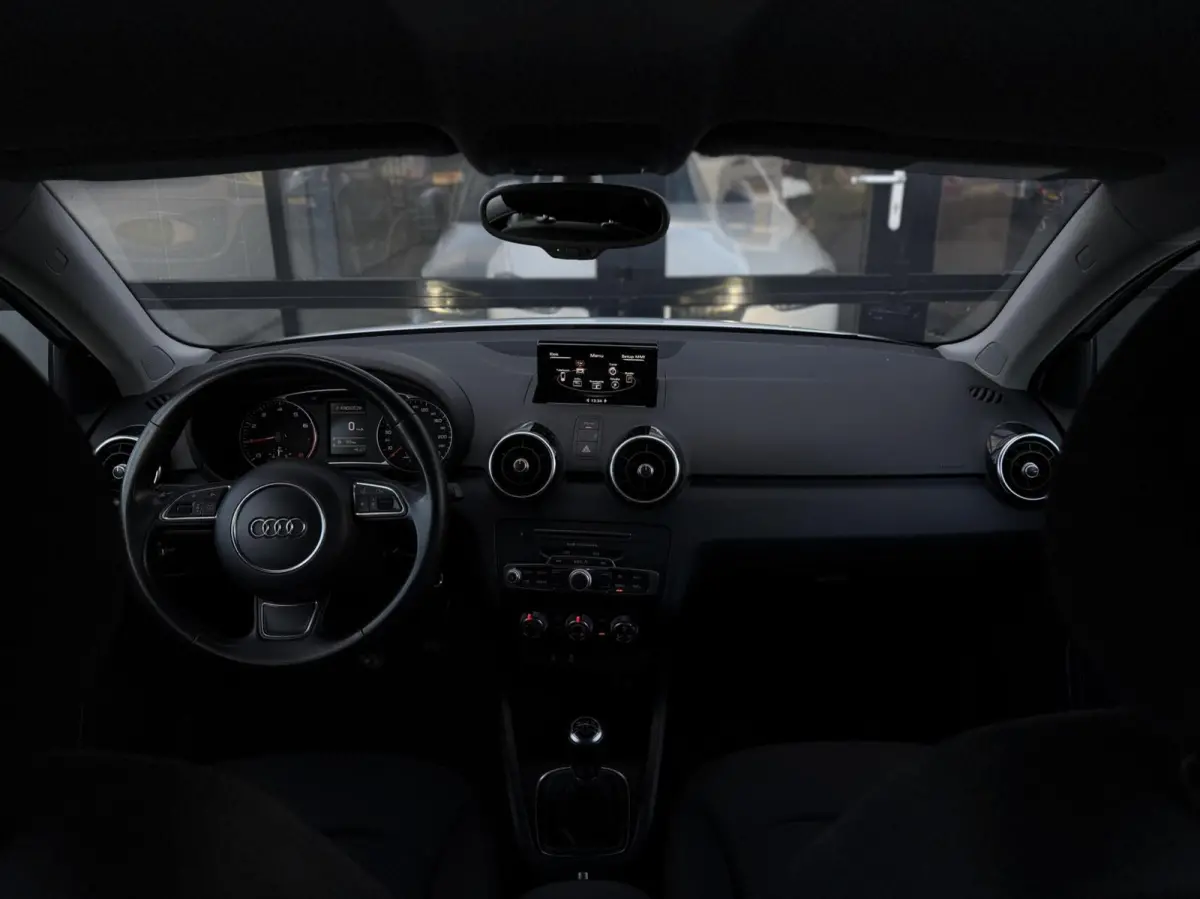 1.0 TFSI S-Line / LED / Clima / Navi / 17”
