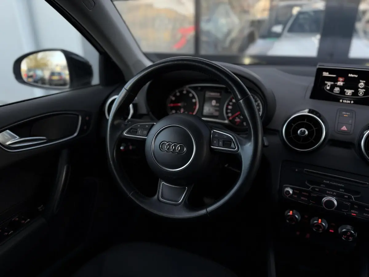 1.0 TFSI S-Line / LED / Clima / Navi / 17”