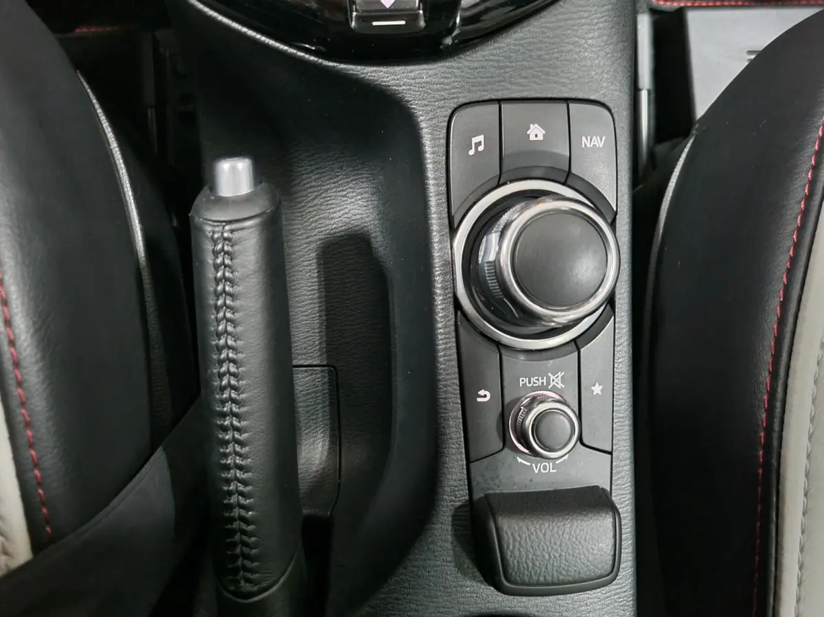 2.0 SkyActiv-G 120 GT-M Automaat/ HUD