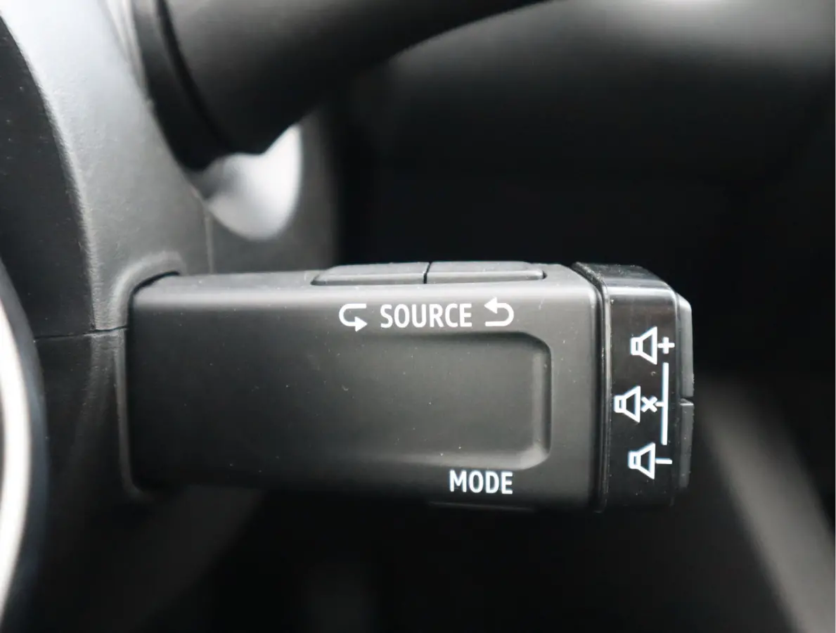 1.0 TCe 90 evolution Navi / Airco / Elekramen / LED / DAB