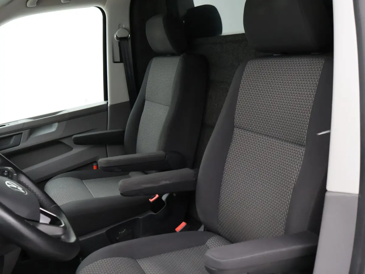 2.0 TDI L2H1 HIGHLINE | LMV | TREKHAAK | APPLE CARPLAY | CAMERA | COMFORSTOELEN