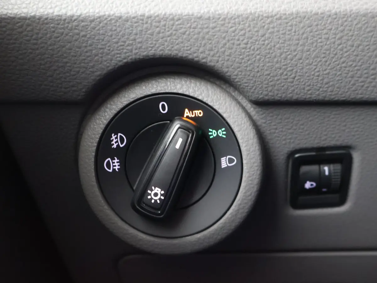 2.0 TDI L2H1 HIGHLINE | LMV | TREKHAAK | APPLE CARPLAY | CAMERA | COMFORSTOELEN