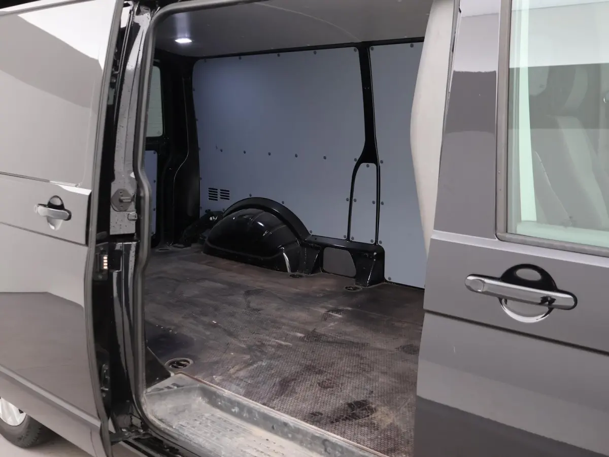 2.0 TDI L2H1 HIGHLINE | LMV | TREKHAAK | APPLE CARPLAY | CAMERA | COMFORSTOELEN