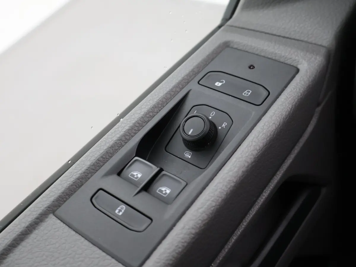 2.0 TDI L2H1 HIGHLINE | LMV | TREKHAAK | APPLE CARPLAY | CAMERA | COMFORSTOELEN