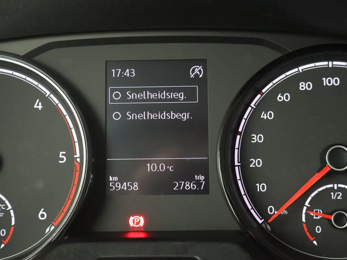 2.0 TDI L2H1 HIGHLINE | LMV | TREKHAAK | APPLE CARPLAY | CAMERA | COMFORSTOELEN