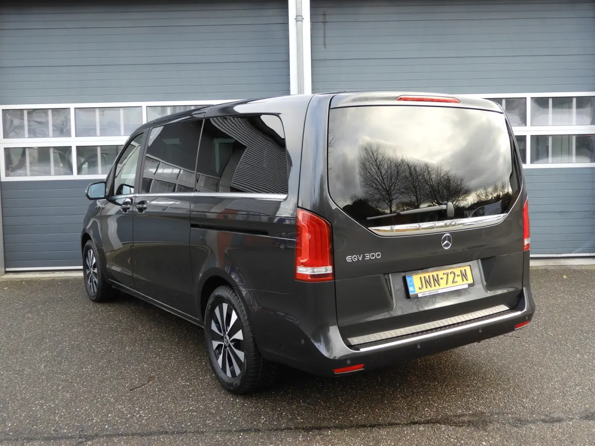 300 L2 AVANTGARDE | LED | LEDER | DISTRONIC | 360° CAMERA