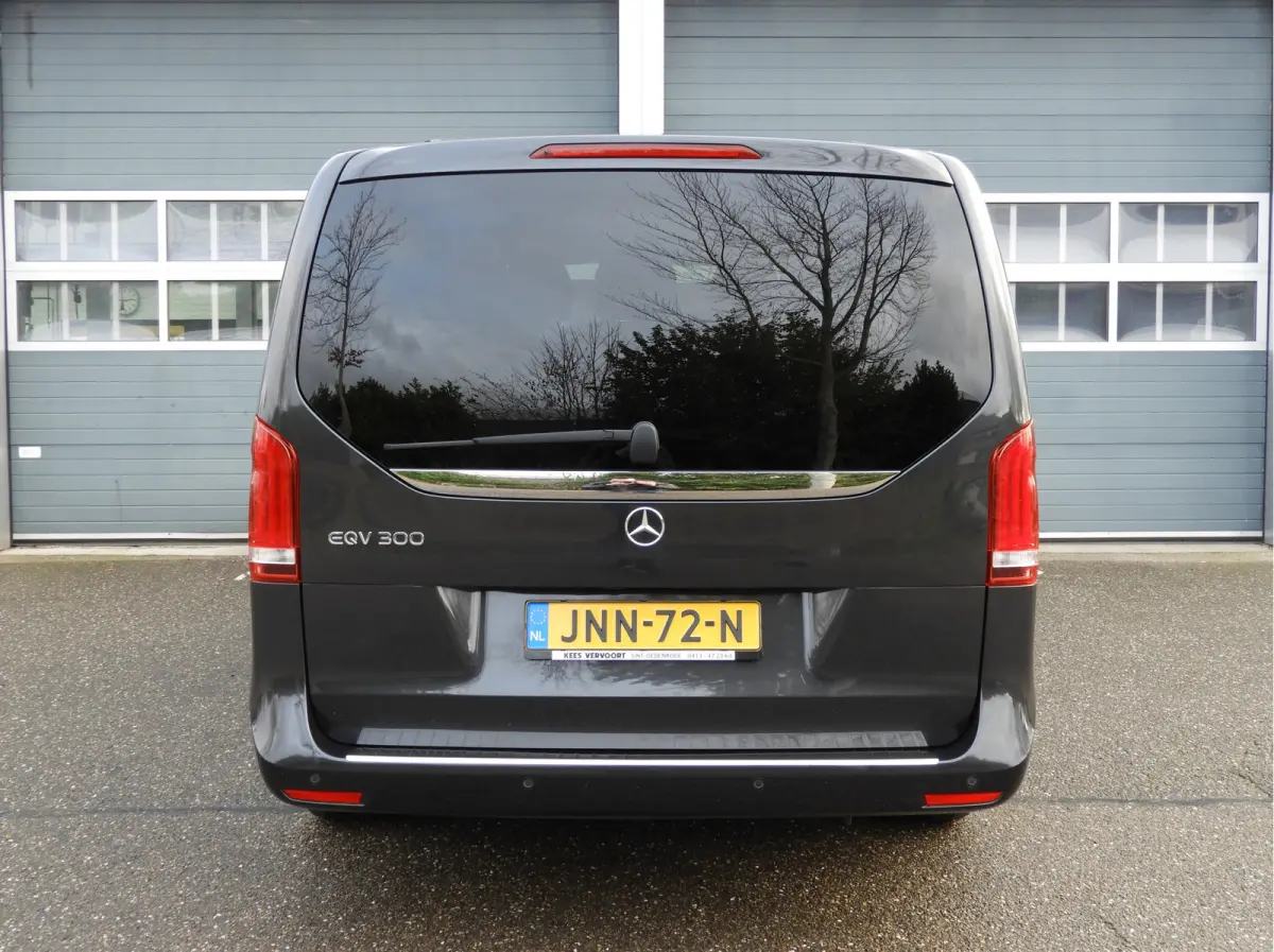 300 L2 AVANTGARDE | LED | LEDER | DISTRONIC | 360° CAMERA