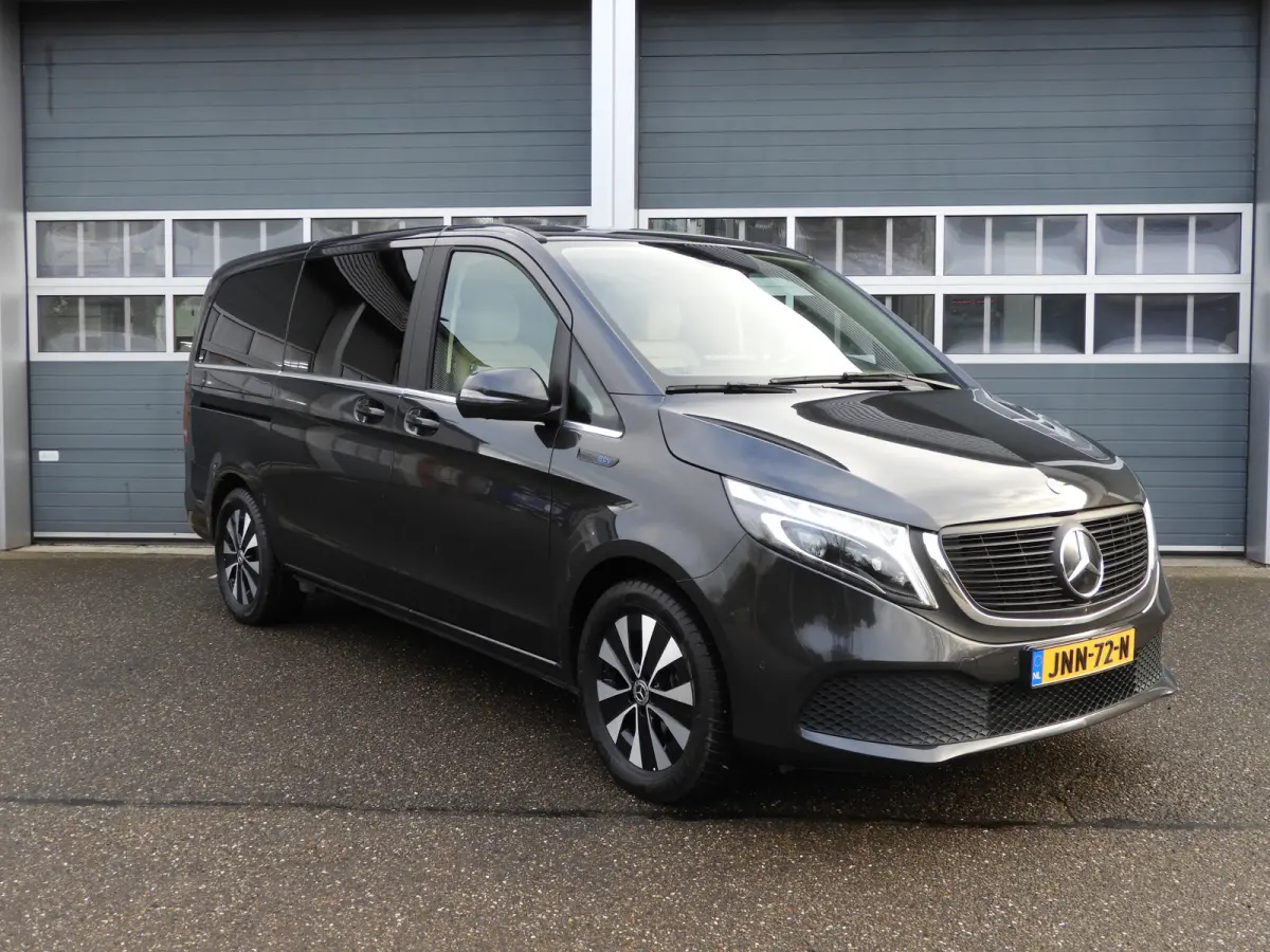 300 L2 AVANTGARDE | LED | LEDER | DISTRONIC | 360° CAMERA