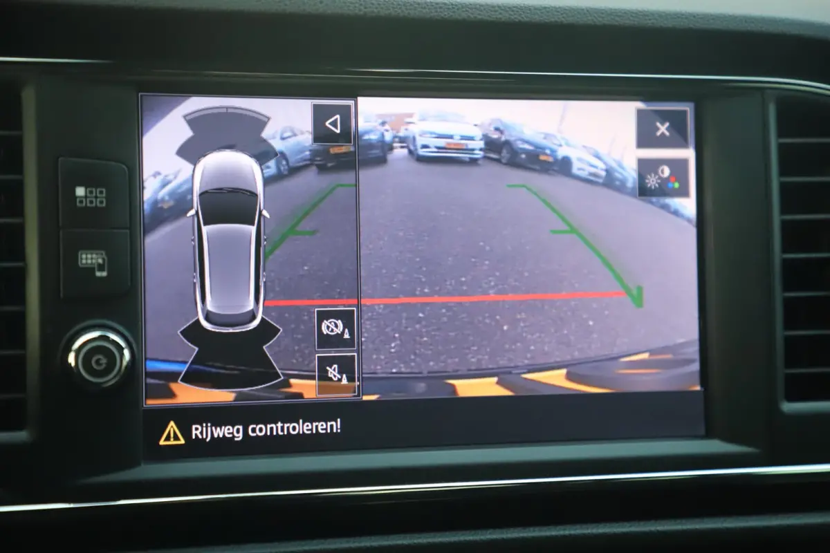 1.0 TSI FR Business Intense 116PK Virtual Keyless 17 inch Navigatie Achteruitrijcamera Stoelverwarming Sfeerverlichting Adaptive Cruise Parkeersensor Beats Audio