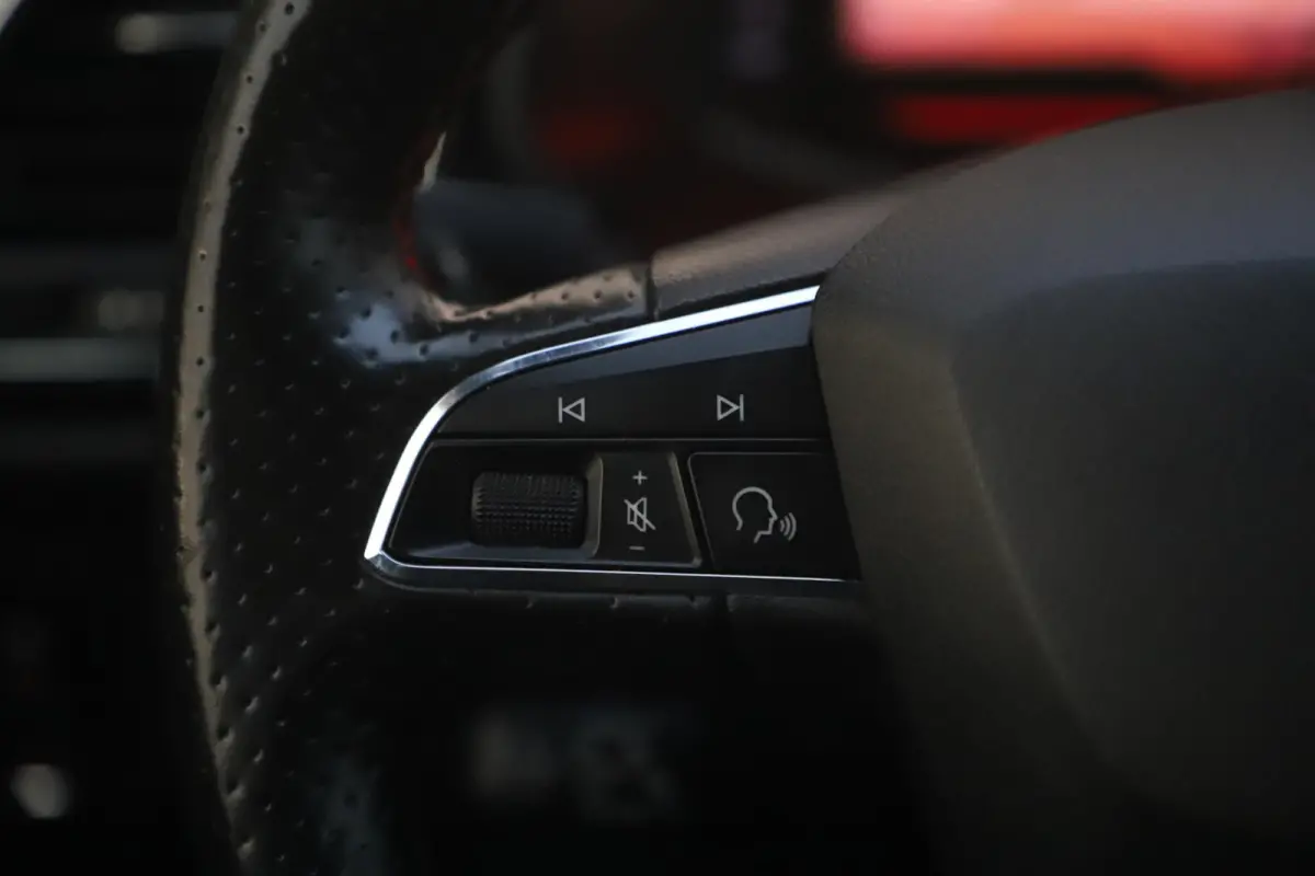 1.0 TSI FR Business Intense 116PK Virtual Keyless 17 inch Navigatie Achteruitrijcamera Stoelverwarming Sfeerverlichting Adaptive Cruise Parkeersensor Beats Audio
