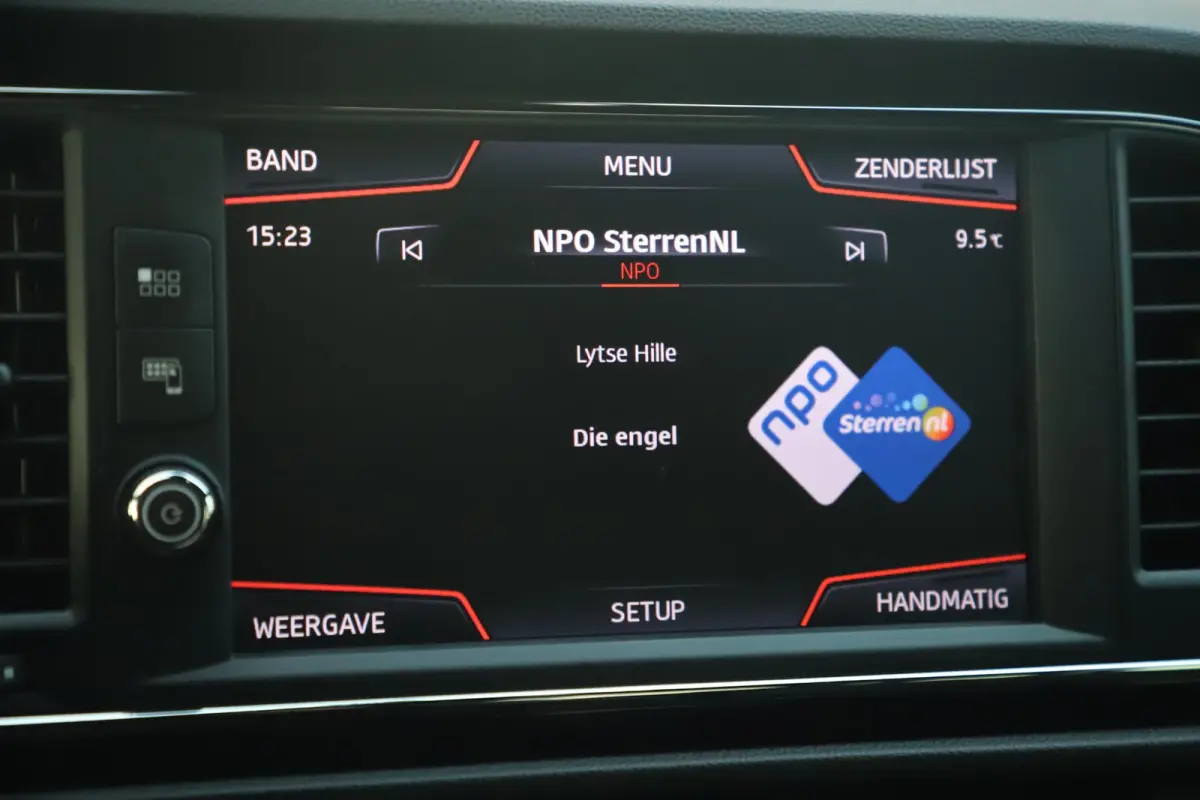 1.0 TSI FR Business Intense 116PK Virtual Keyless 17 inch Navigatie Achteruitrijcamera Stoelverwarming Sfeerverlichting Adaptive Cruise Parkeersensor Beats Audio