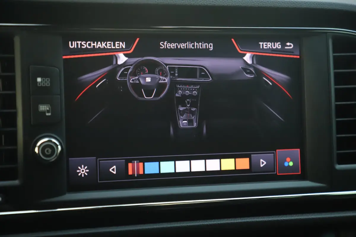1.0 TSI FR Business Intense 116PK Virtual Keyless 17 inch Navigatie Achteruitrijcamera Stoelverwarming Sfeerverlichting Adaptive Cruise Parkeersensor Beats Audio