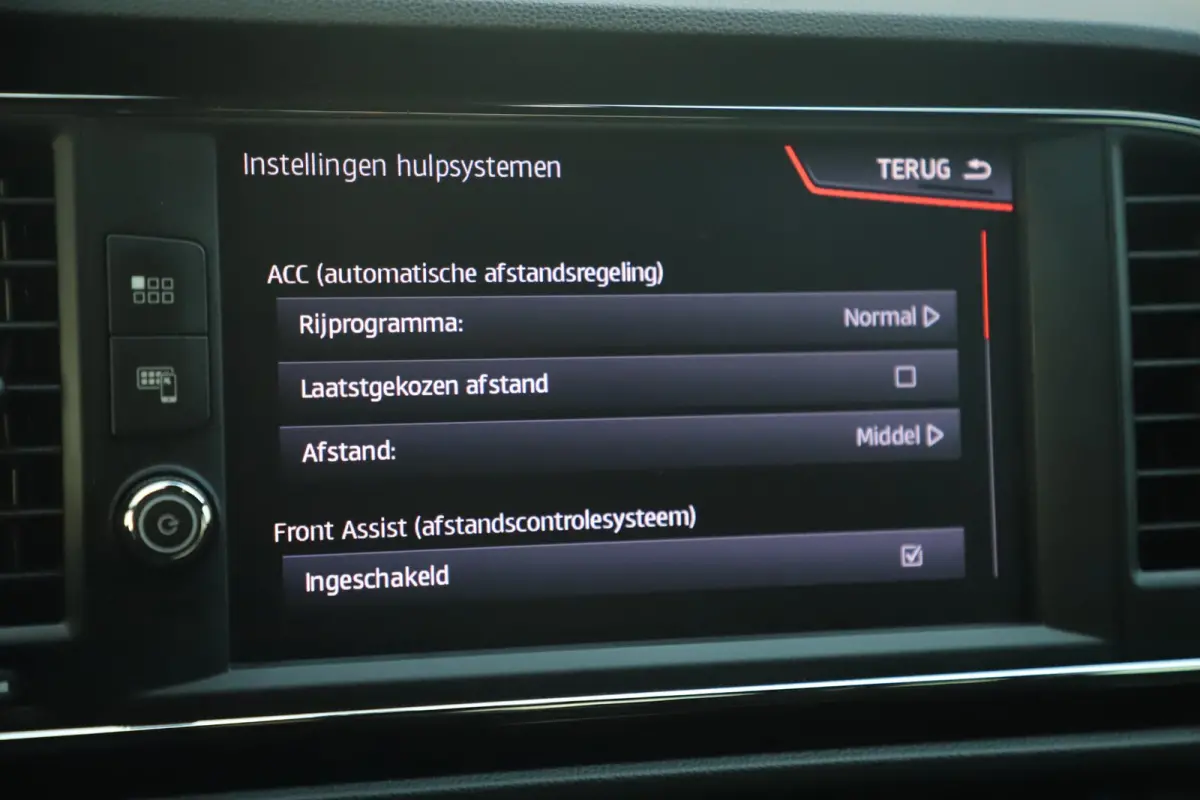 1.0 TSI FR Business Intense 116PK Virtual Keyless 17 inch Navigatie Achteruitrijcamera Stoelverwarming Sfeerverlichting Adaptive Cruise Parkeersensor Beats Audio
