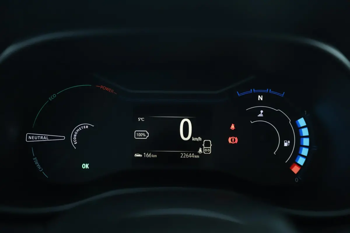 Business 27 kWh Automaat Leder Navigatie Camera Airco Cruise Limiter 14 inch LMV SOH 98% Dealer Onderhouden!