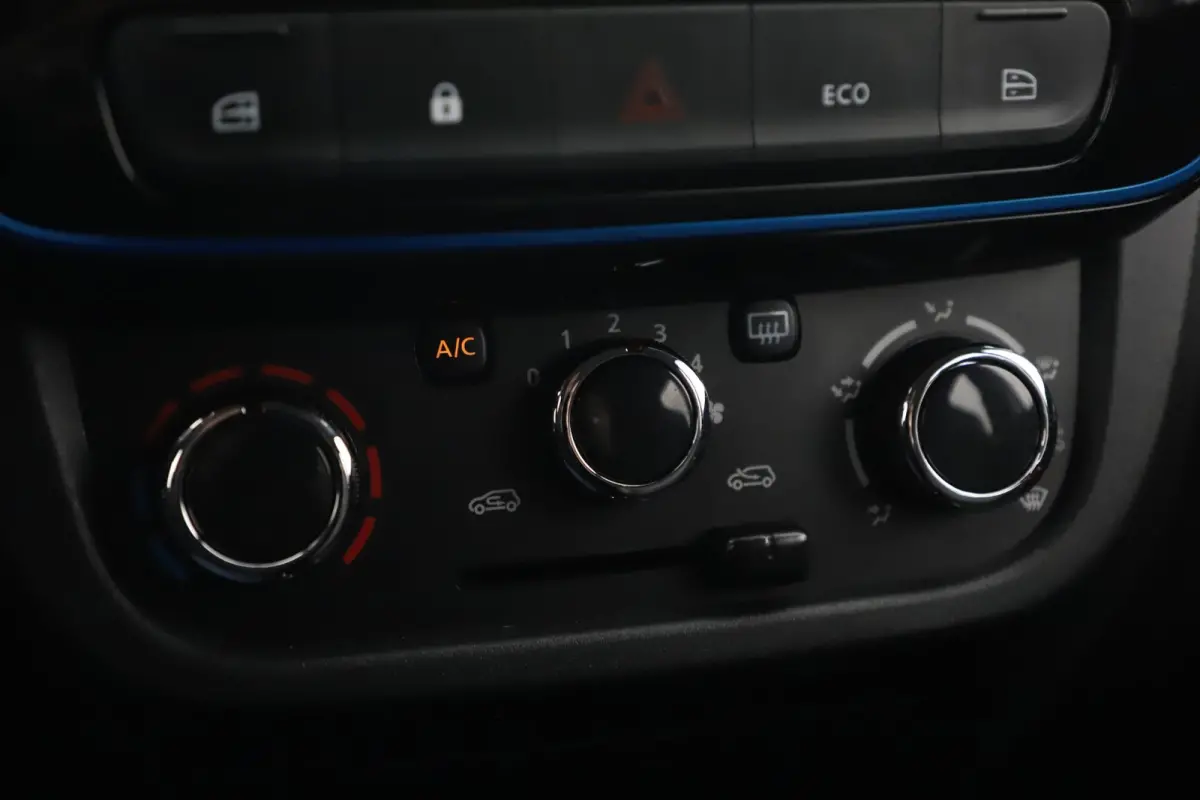 Business 27 kWh Automaat Leder Navigatie Camera Airco Cruise Limiter 14 inch LMV SOH 98% Dealer Onderhouden!