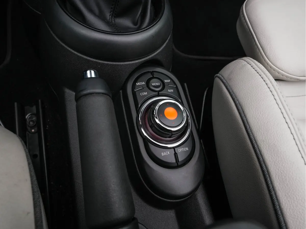 Mini 1.5 Chili *LEATHER | FULL-LED | HEATED-SPORTSEATS | KEYLESS | NAVI-FULLMAP | ECC | PDC | CRUISE | AMBIENTLIGHT | AIRSCARF | 18''ALU*