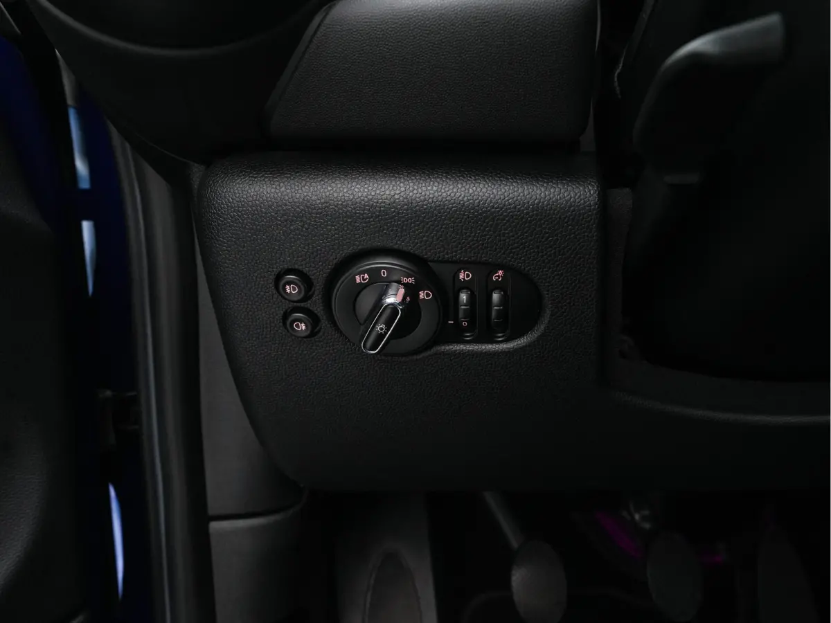 Mini 1.5 Chili *LEATHER | FULL-LED | HEATED-SPORTSEATS | KEYLESS | NAVI-FULLMAP | ECC | PDC | CRUISE | AMBIENTLIGHT | AIRSCARF | 18''ALU*