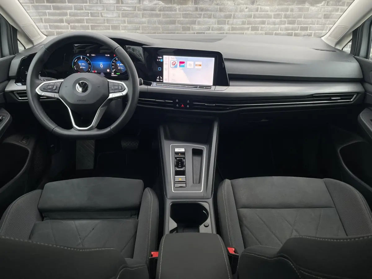1.4 eHybrid Style PHEV | Elek. Trekhaak | IQ-Light | Carplay | Memory | Navi | Sfeerverlichting