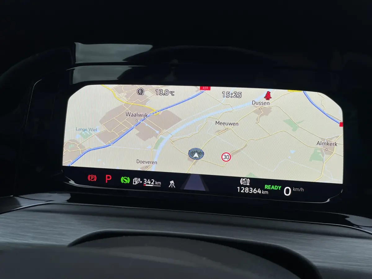 1.4 eHybrid Style PHEV | Elek. Trekhaak | IQ-Light | Carplay | Memory | Navi | Sfeerverlichting