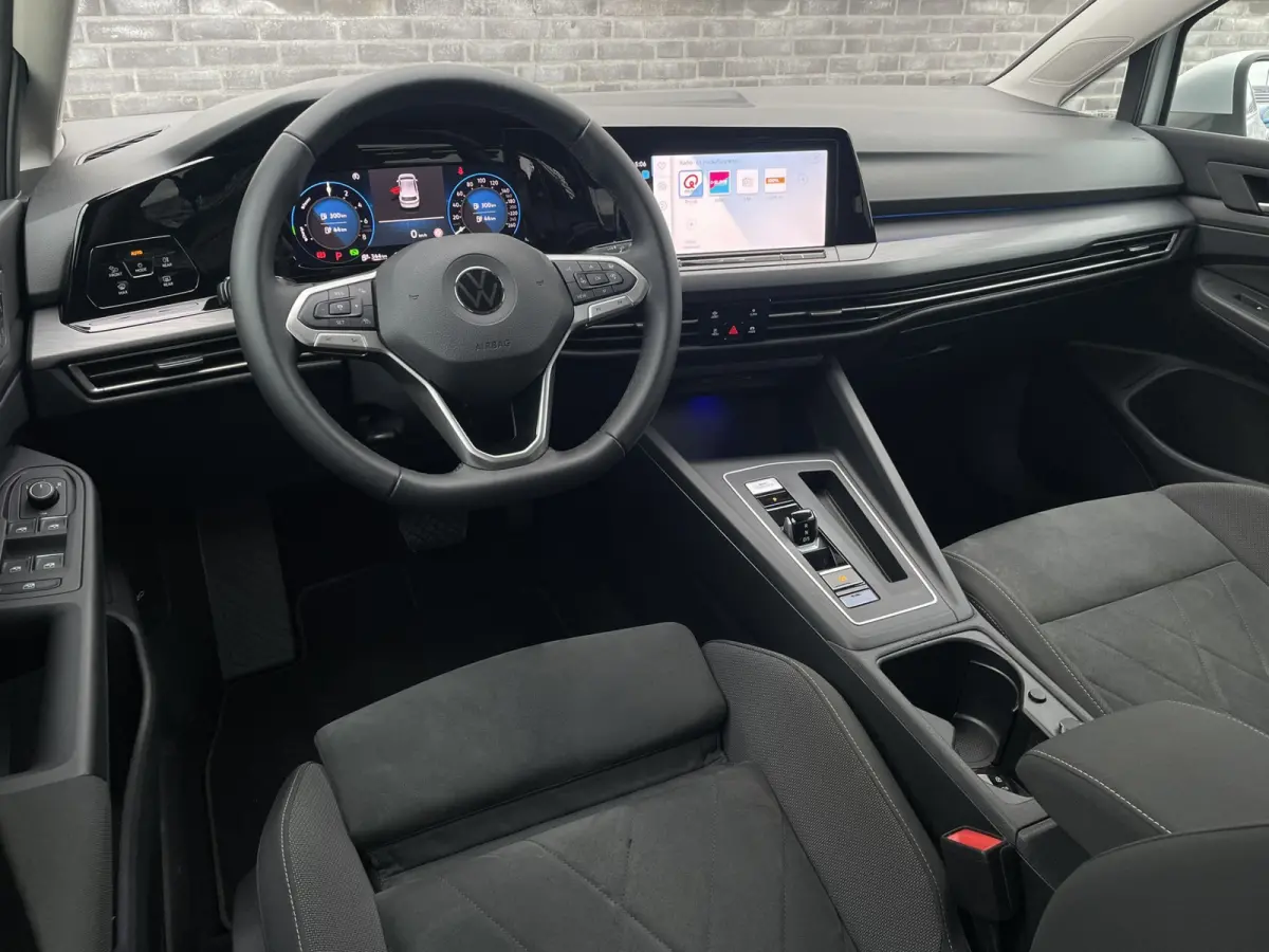 1.4 eHybrid Style PHEV | Elek. Trekhaak | IQ-Light | Carplay | Memory | Navi | Sfeerverlichting