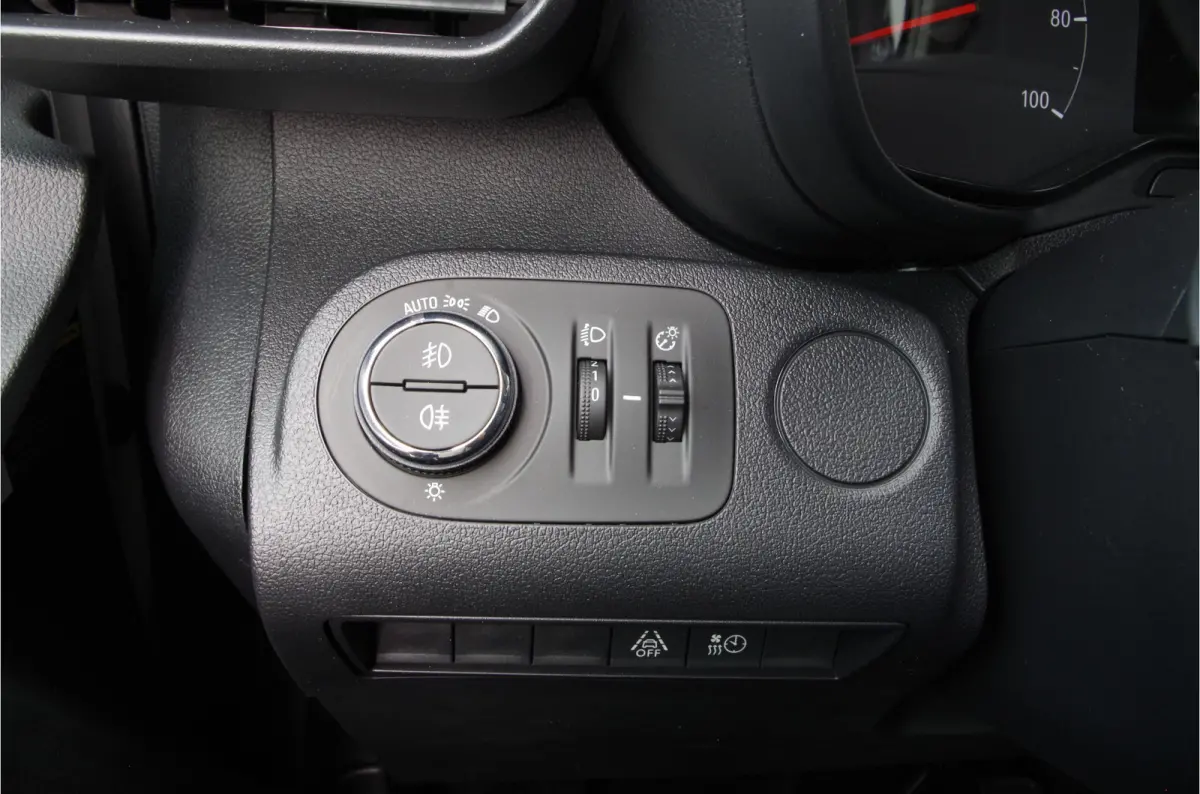 Combo-e Electric 136 L1 50kWh > 2025/Comfort stoel/Camera/Apple Carplay/Android Auto  | 3443 |