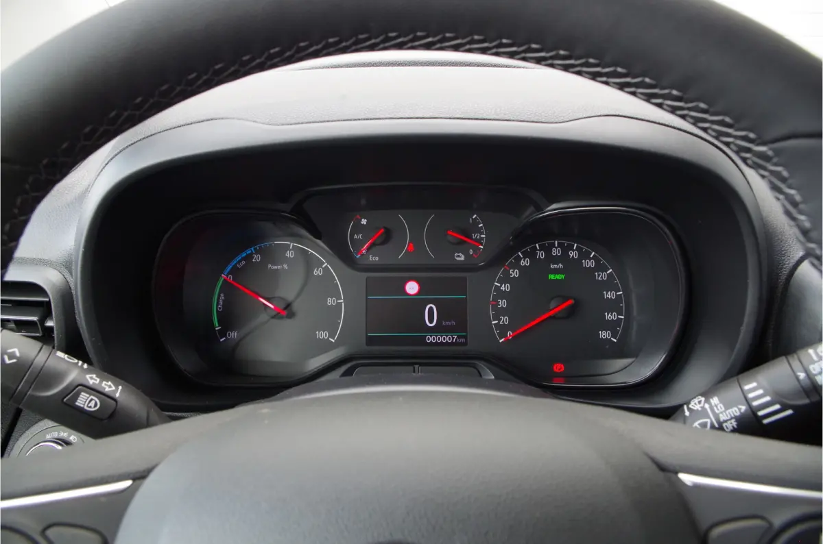 Combo-e Electric 136 L1 50kWh > 2025/Comfort stoel/Camera/Apple Carplay/Android Auto  | 3443 |