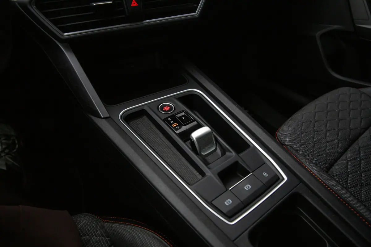 1.4 TSI eHybrid PHEV FR , Stoel/stuurverwarming, Navigatie,