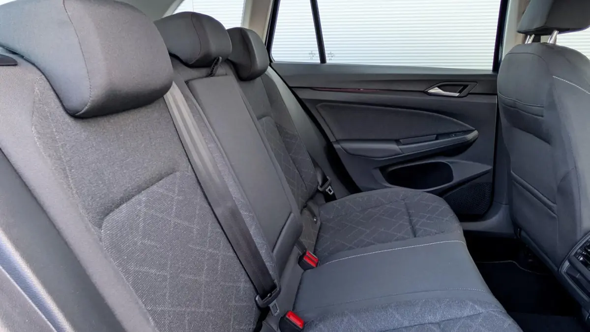 1.0 TSI 110pk Life | 18" Velgen | Navigatie | Adaptive Cruise | Camera | DAB