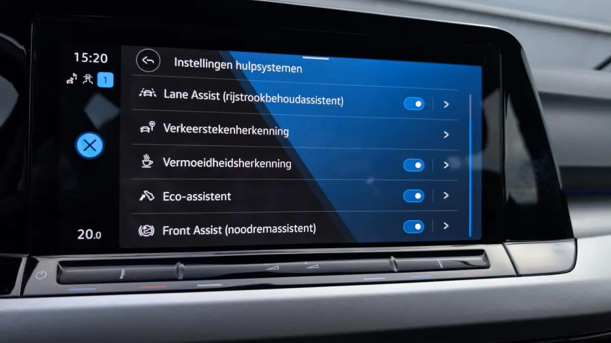 1.0 TSI 110pk Life | 18" Velgen | Navigatie | Adaptive Cruise | Camera | DAB