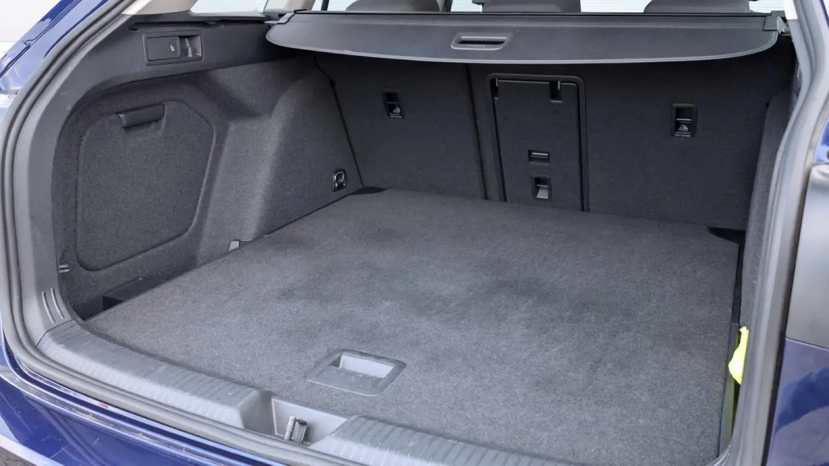 1.0 TSI 110pk Life | 18" Velgen | Navigatie | Adaptive Cruise | Camera | DAB