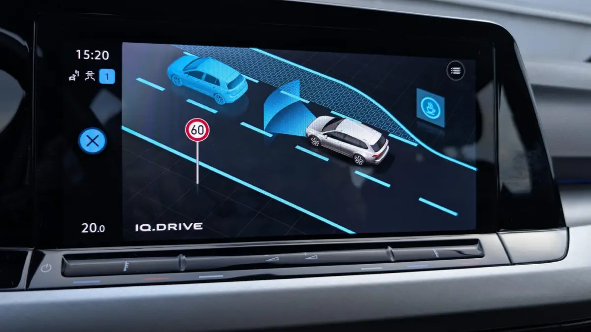 1.0 TSI 110pk Life | 18" Velgen | Navigatie | Adaptive Cruise | Camera | DAB