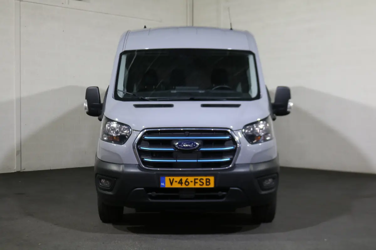 350 L3 H2 Trend 68 kWh Navigatie Adapt. Cruise 360 Camera
