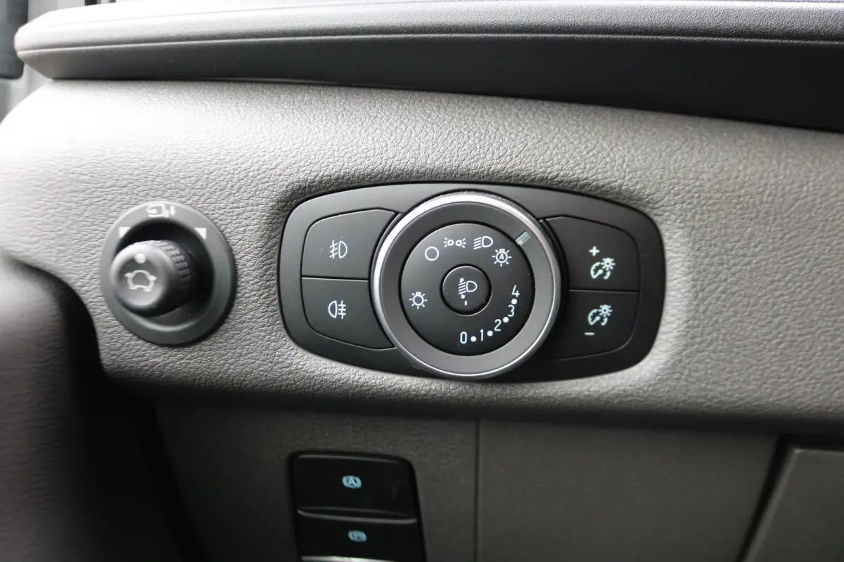 350 L3 H2 Trend 68 kWh Navigatie Adapt. Cruise 360 Camera
