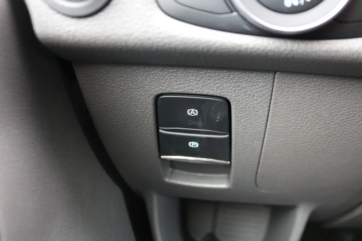 350 L3 H2 Trend 68 kWh Navigatie Adapt. Cruise 360 Camera