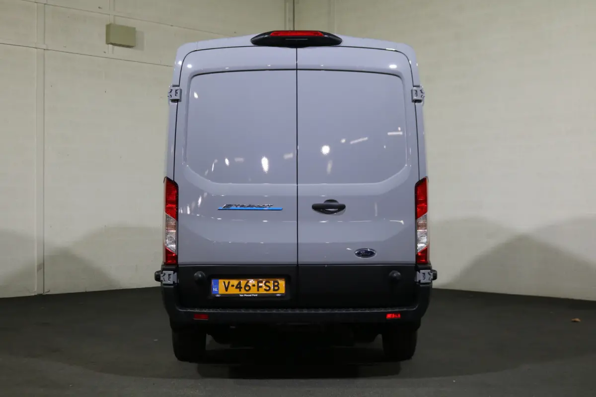 350 L3 H2 Trend 68 kWh Navigatie Adapt. Cruise 360 Camera