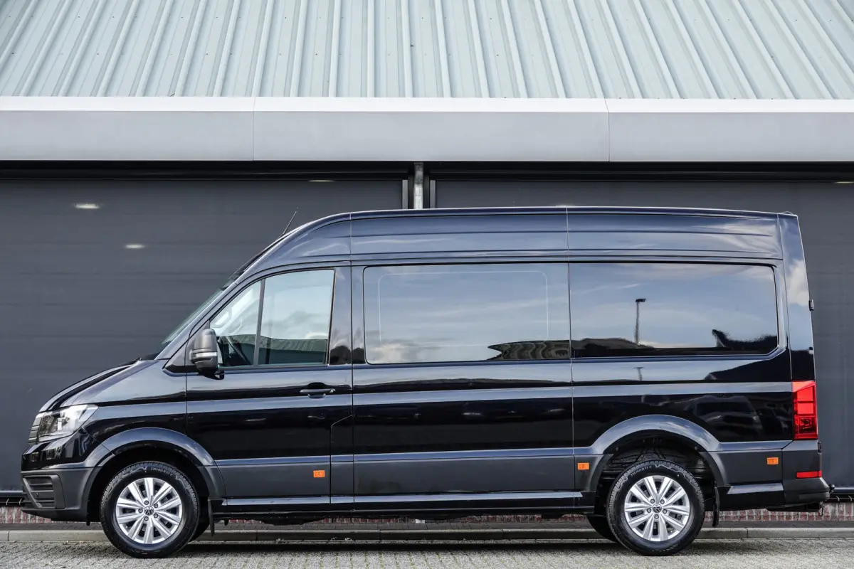 L3H2 | 2.0Tdi 140Pk Aut. | 35 | Dubbele Cabine | 6-Persoons | Trekhaak | 17'' | Deepblack