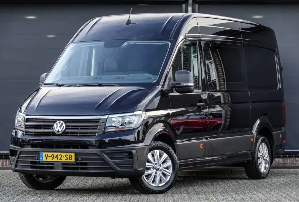 L3H2 | 2.0Tdi 140Pk Aut. | 35 | Dubbele Cabine | 6-Persoons | Trekhaak | 17'' | Deepblack